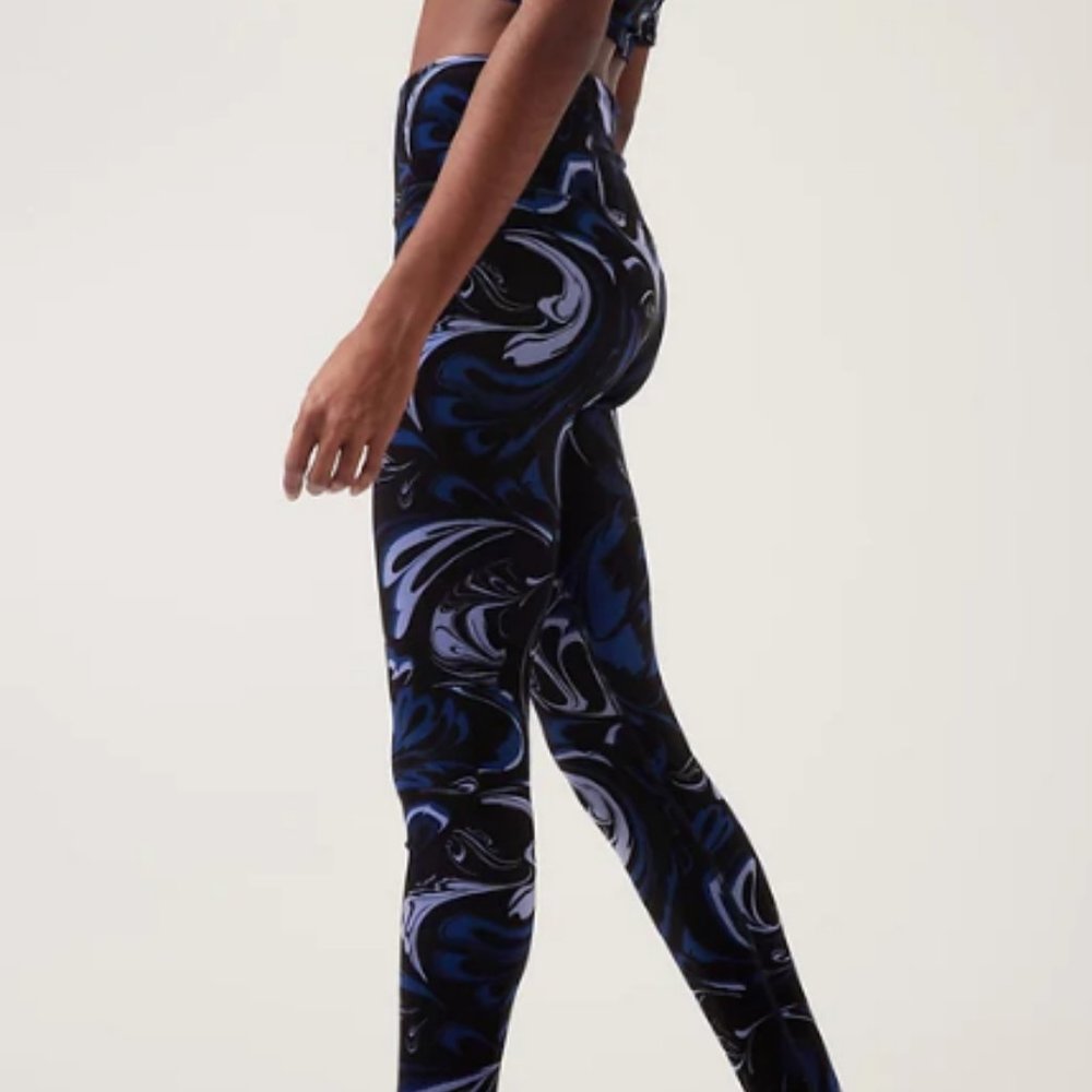 NWT Athleta Elation Velvet Tight Size Small - color Agate Paisley Black